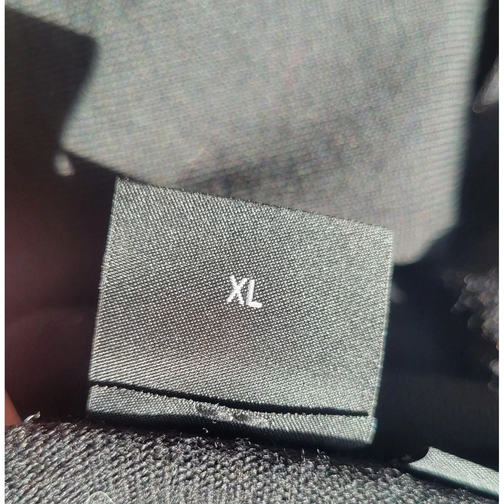 HUGO BOSS Men's Sweater Pullover V-Neck 100% Wool Black Size X LARGE Lightweight - Picture 9 of 9